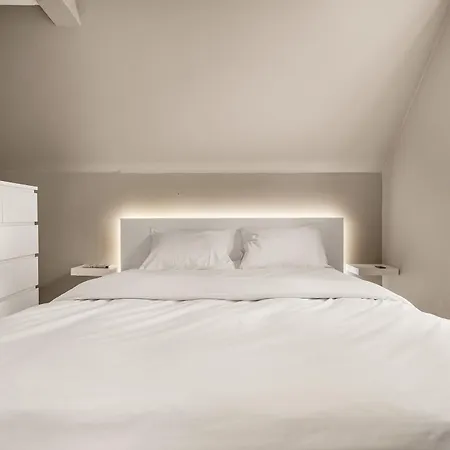 Top-floor W/ Private Patio And Work Space ברגן