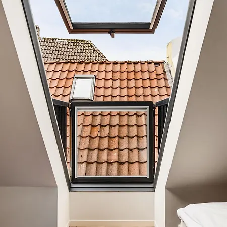 Leilighet Top-floor W/ Private Patio And Work Space
