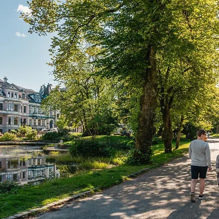 Top-floor W/ Private Patio And Work Space * Bergen